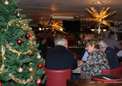 Visserskoor met partners vieren Kerst